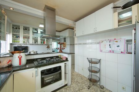 Casa à venda com 1200m², 10 quartos e 5 vagasCOZINHA