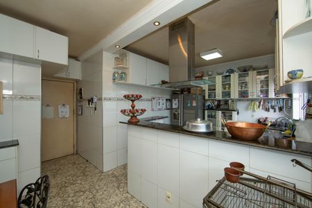 Casa à venda com 1200m², 10 quartos e 5 vagasCOZINHA