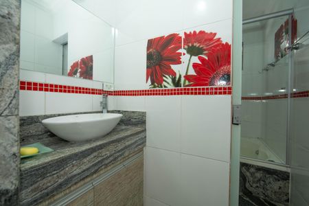 Casa à venda com 1200m², 10 quartos e 5 vagasBANHEIRO2