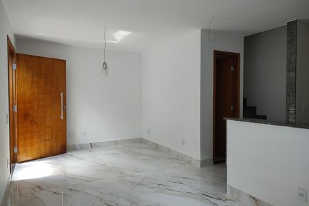 Casa de condomínio à venda com 120m², 3 quartos e 2 vagasSala