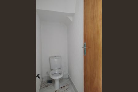 Casa de condomínio à venda com 120m², 3 quartos e 2 vagasLavabo