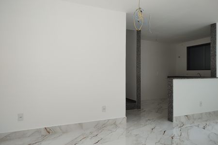 Casa de condomínio à venda com 120m², 3 quartos e 2 vagasSala