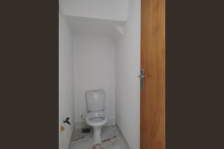 Casa de condomínio à venda com 120m², 3 quartos e 2 vagasLavabo