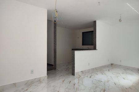 Casa de condomínio à venda com 120m², 3 quartos e 2 vagasSala