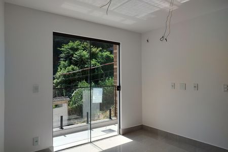 Casa de condomínio à venda com 120m², 3 quartos e 2 vagasQuarto 2 - Suíte