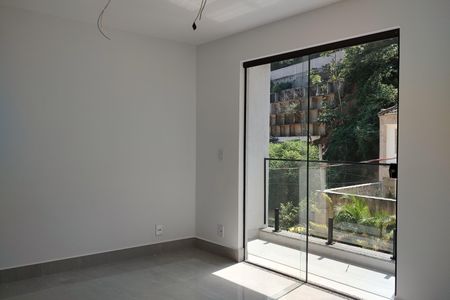 Casa de condomínio à venda com 120m², 3 quartos e 2 vagasQuarto 2 - Suíte