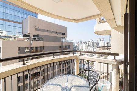 Apartamento à venda com 36m², 1 quarto e 1 vaga Apartamento à venda com 36m², 1 quarto e 1 vagaVaranda
