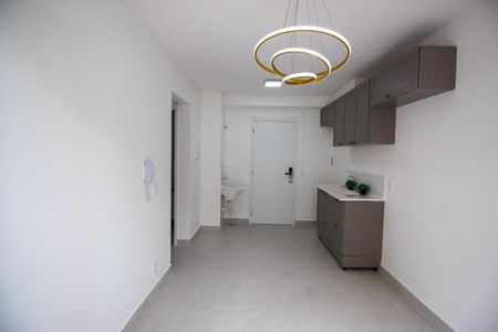 Sala / Cozinha / Área de Serviço de apartamento para alugar com 2 quartos, 36m² em Socorro, São Paulo