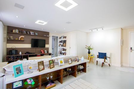 Apartamento à venda com 126m², 3 quartos e 2 vagas Apartamento à venda com 126m², 3 quartos e 2 vagasSala