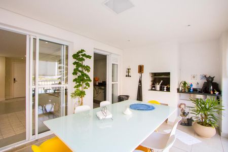 Apartamento à venda com 126m², 3 quartos e 2 vagas Apartamento à venda com 126m², 3 quartos e 2 vagasVaranda gourmet