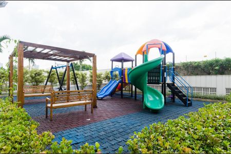 Apartamento à venda com 126m², 3 quartos e 2 vagas Apartamento à venda com 126m², 3 quartos e 2 vagasÁrea comum - Playground
