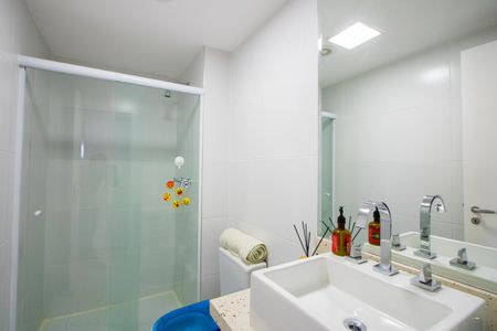Apartamento à venda com 126m², 3 quartos e 2 vagas Apartamento à venda com 126m², 3 quartos e 2 vagasBanheiro social