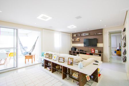 Apartamento à venda com 126m², 3 quartos e 2 vagas Apartamento à venda com 126m², 3 quartos e 2 vagasSala