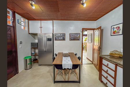 Casa à venda com 190m², 3 quartos e 1 vaga