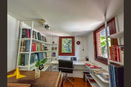 Casa à venda com 190m², 3 quartos e 1 vaga