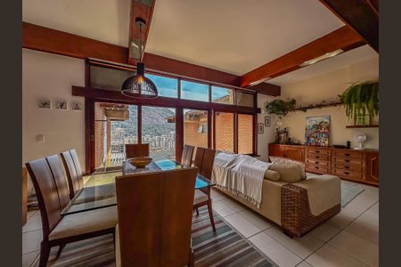 Casa à venda com 190m², 3 quartos e 1 vaga