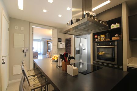 Apartamento à venda com 167m², 4 quartos e 3 vagasCozinha
