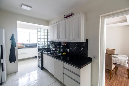 Apartamento à venda com 109m², 3 quartos e 2 vagas Apartamento à venda com 109m², 3 quartos e 2 vagasCozinha