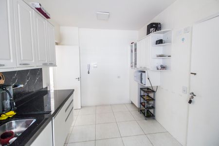 Apartamento à venda com 109m², 3 quartos e 2 vagas Apartamento à venda com 109m², 3 quartos e 2 vagasCozinha