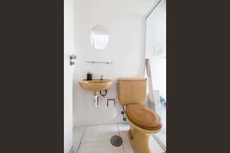 Apartamento à venda com 109m², 3 quartos e 2 vagas Apartamento à venda com 109m², 3 quartos e 2 vagasBanheiro de serviço