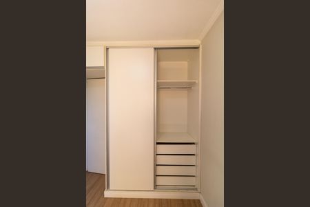 Apartamento à venda com 56m², 2 quartos e 1 vagaQuarto 02 - Armário