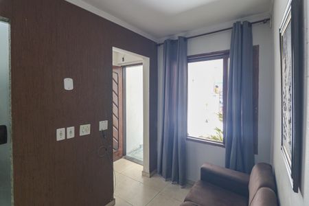 Casa para alugar com 37m², 1 quarto e sem vaga Casa para alugar com 37m², 1 quarto e sem vagaSala