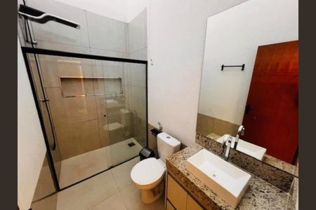 Casa para alugar com 100m², 3 quartos e 1 vaga Casa para alugar com 100m², 3 quartos e 1 vagaBanheiro
