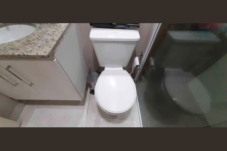 Apartamento à venda com 57m², 2 quartos e 1 vaga Apartamento à venda com 57m², 2 quartos e 1 vagaBanheiro Social