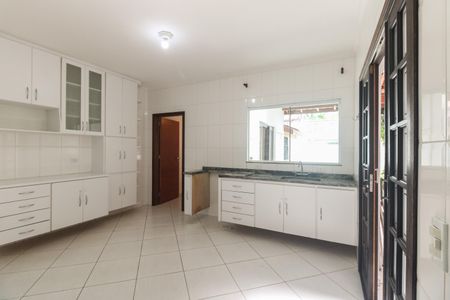 Casa para alugar com 250m², 3 quartos e 3 vagasCozinha 