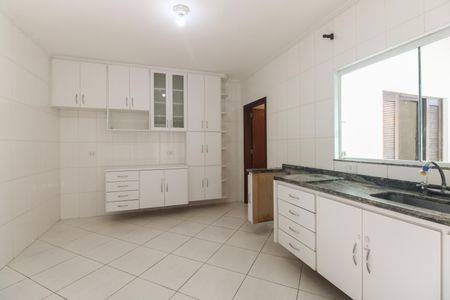 Casa para alugar com 250m², 3 quartos e 3 vagasCozinha 