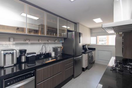 Apartamento à venda com 82m², 3 quartos e 2 vagas Apartamento à venda com 82m², 3 quartos e 2 vagasCozinha e Área de Serviço