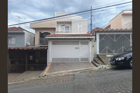 Casa à venda com 160m², 3 quartos e 2 vagas Casa à venda com 160m², 3 quartos e 2 vagasFachada