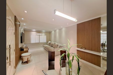 Casa à venda com 160m², 3 quartos e 2 vagas Casa à venda com 160m², 3 quartos e 2 vagasSala