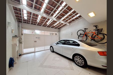 Casa à venda com 160m², 3 quartos e 2 vagas Casa à venda com 160m², 3 quartos e 2 vagasGaragem