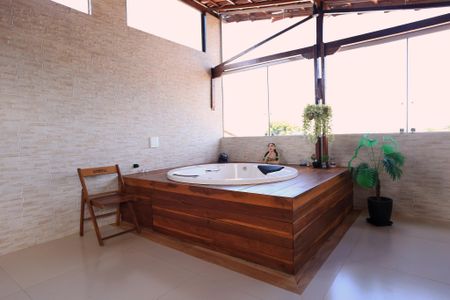 Casa para alugar com 195m², 5 quartos e 2 vagasTerraço