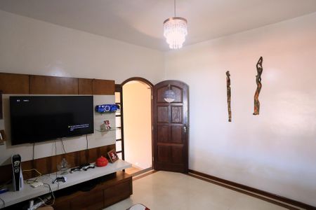 Casa para alugar com 195m², 5 quartos e 2 vagasSala