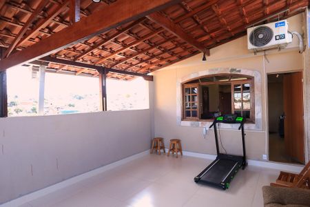 Casa para alugar com 195m², 5 quartos e 2 vagasTerraço