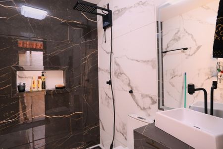 Casa para alugar com 195m², 5 quartos e 2 vagasBanheiro 1