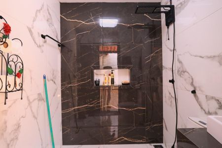 Casa para alugar com 195m², 5 quartos e 2 vagasBanheiro 1