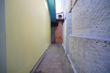 Casa para alugar com 70m², 2 quartos e 1 vaga Casa para alugar com 70m², 2 quartos e 1 vagaCorredor