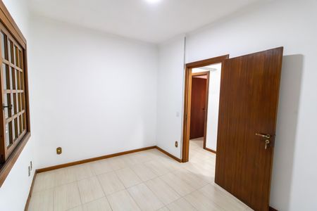 Casa à venda com 300m², 4 quartos e 3 vagas Casa à venda com 300m², 4 quartos e 3 vagasQuarto 2