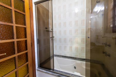 Casa à venda com 300m², 4 quartos e 3 vagas Casa à venda com 300m², 4 quartos e 3 vagasBanheiro da Suíte 2
