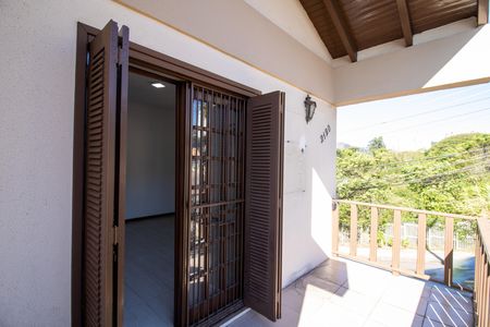 Casa à venda com 300m², 4 quartos e 3 vagas Casa à venda com 300m², 4 quartos e 3 vagasVaranda da Suíte 2