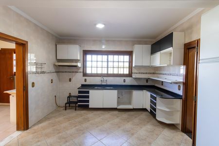 Casa à venda com 300m², 4 quartos e 3 vagas Casa à venda com 300m², 4 quartos e 3 vagasCozinha