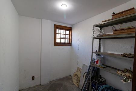Casa à venda com 300m², 4 quartos e 3 vagas Casa à venda com 300m², 4 quartos e 3 vagasQuarto de serviço