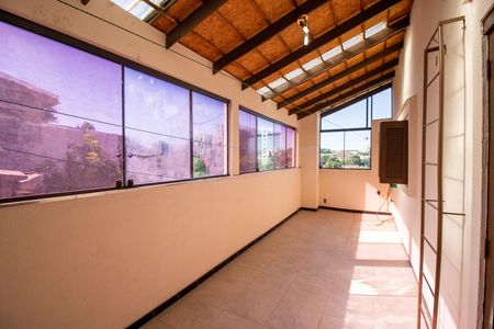 Casa à venda com 300m², 4 quartos e 3 vagas Casa à venda com 300m², 4 quartos e 3 vagasVaranda do Quarto 3