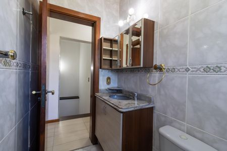Casa à venda com 300m², 4 quartos e 3 vagas Casa à venda com 300m², 4 quartos e 3 vagasBanheiro social