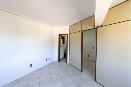 Casa à venda com 300m², 4 quartos e 3 vagas Casa à venda com 300m², 4 quartos e 3 vagasSuíte