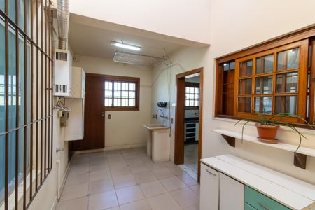 Casa à venda com 300m², 4 quartos e 3 vagas Casa à venda com 300m², 4 quartos e 3 vagasÁrea de serviço