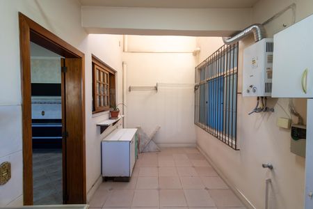 Casa à venda com 300m², 4 quartos e 3 vagas Casa à venda com 300m², 4 quartos e 3 vagasÁrea de serviço